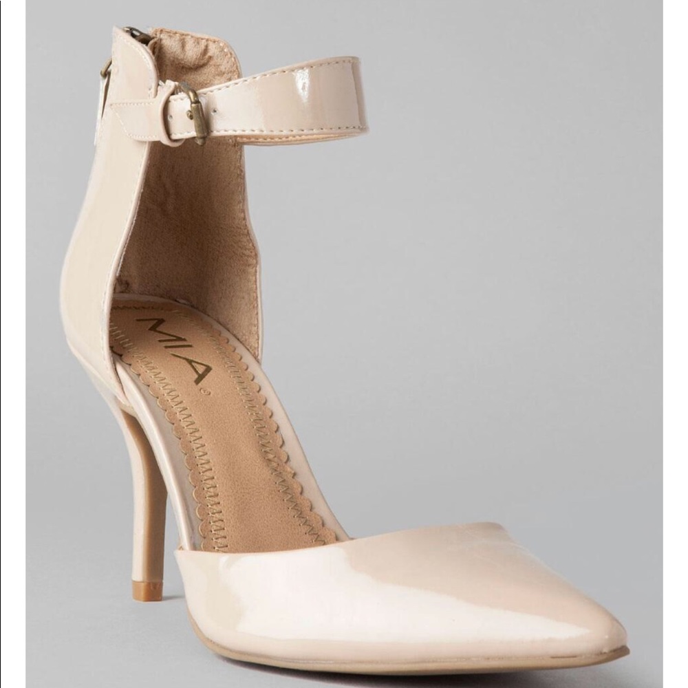 MIA Nude Patent Kitten Heels Size 10